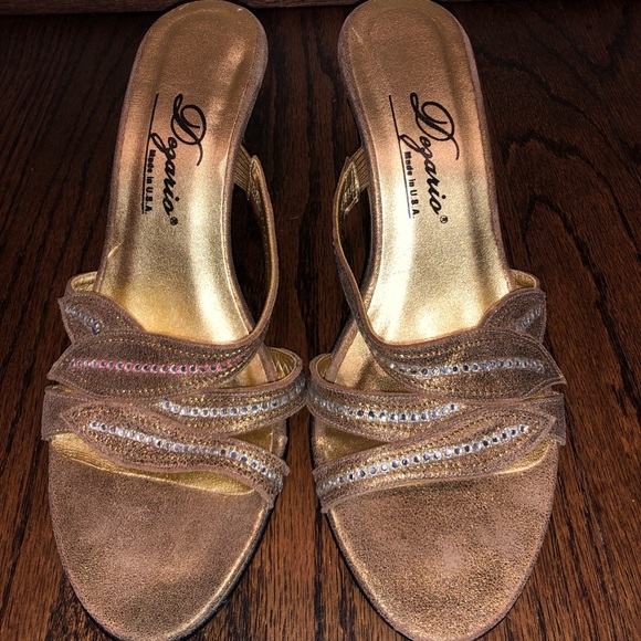 Shoes - Dezario Gold Heel with Feathers